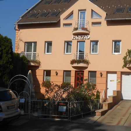 Bed and Breakfast Kálmán Panzió Szeged Exterior foto