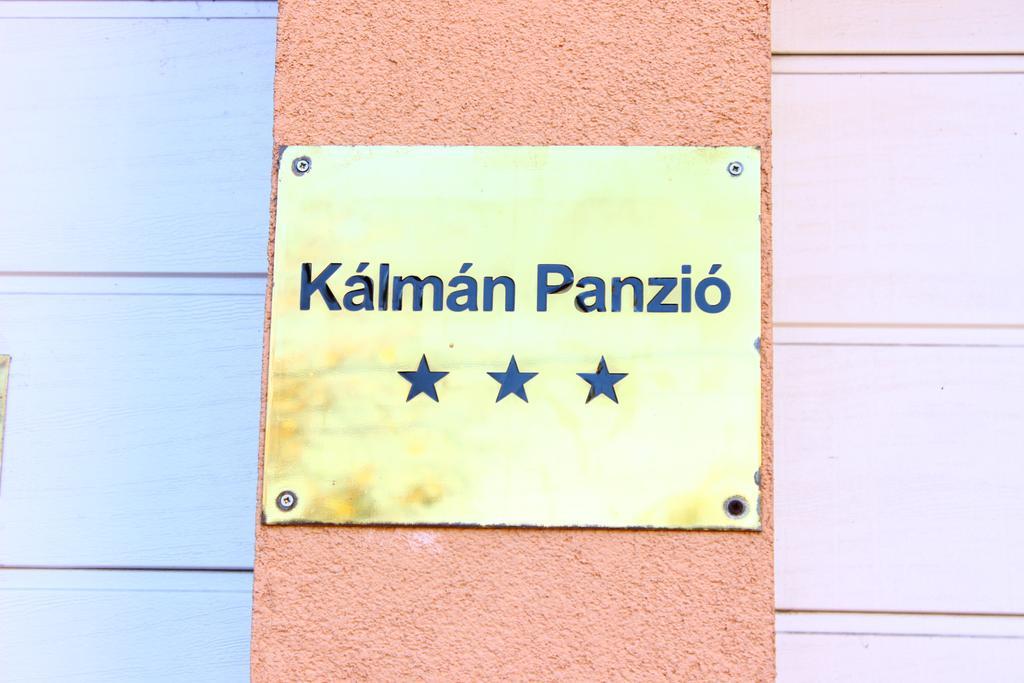 Bed and Breakfast Kálmán Panzió Szeged Exterior foto